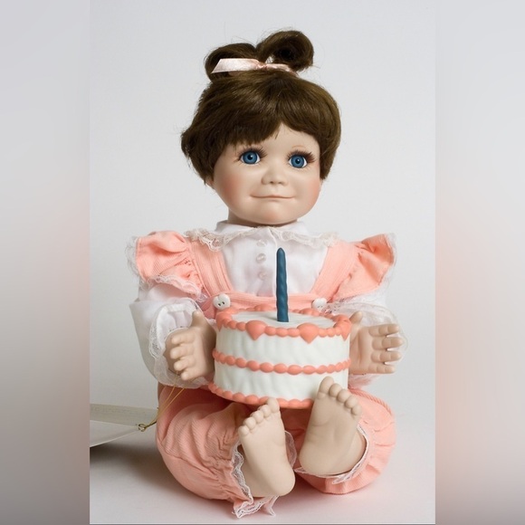 Georgetown Collection • Patty Cake Porcelain Doll - Picture 9 of 9